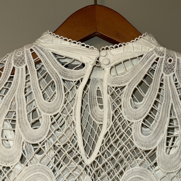 White House Black Market Lace Top Size 0 - Picture 4 of 8
